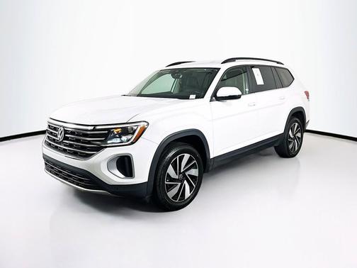 Pure White 2025 Volkswagen Atlas 2.0T SE w/Technology