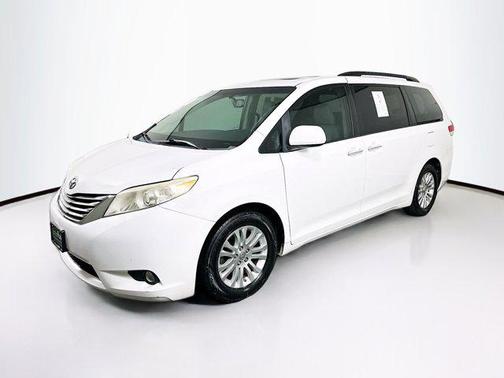2013 Toyota Sienna XLE
