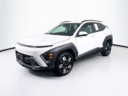 Atlas White 2025 Hyundai KONA SEL