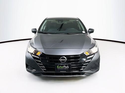 Gun Metallic 2024 Nissan Versa 1.6 SV