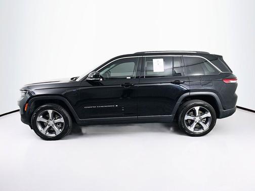 Diamond Black Crystal Pearlcoat 2023 Jeep Grand Cherokee 4xe Base