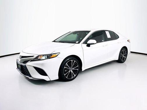Super White 2020 Toyota Camry SE