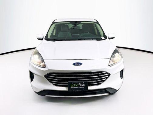 Oxford White 2020 Ford Escape SE
