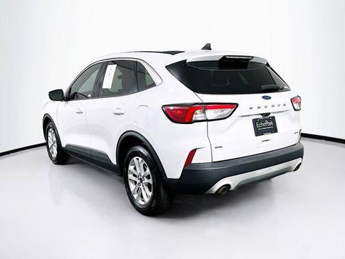 Oxford White 2020 Ford Escape SE