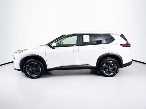 Everest White Pearl 2025 Nissan Rogue SV
