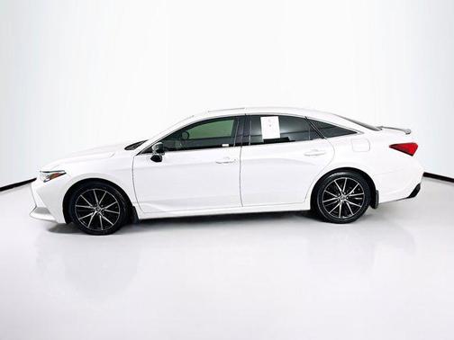 Wind Chill Pearl 2019 Toyota Avalon Touring