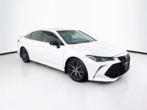 Wind Chill Pearl 2019 Toyota Avalon Touring