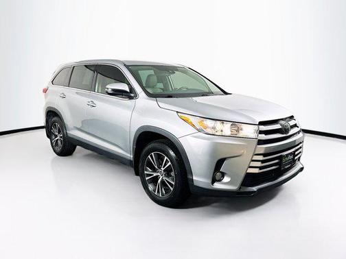 Celestial Silver Metallic 2019 Toyota Highlander LE Plus