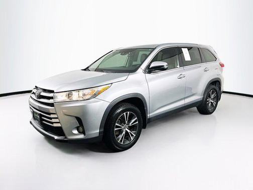 Celestial Silver Metallic 2019 Toyota Highlander LE Plus