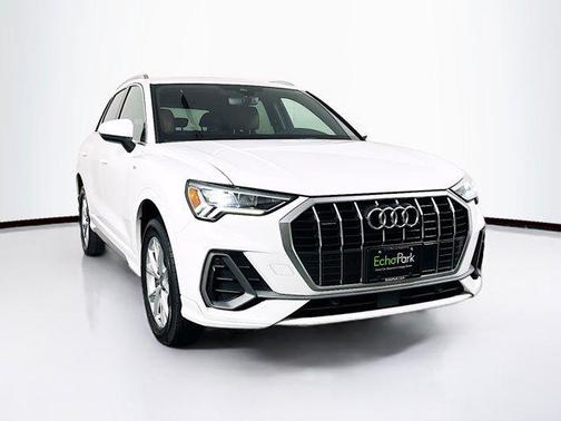 2023 Audi Q3 S line Premium