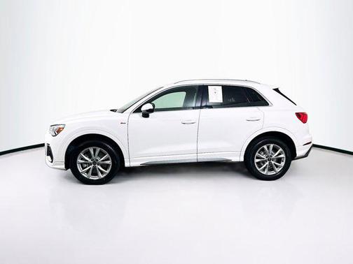 2023 Audi Q3 S line Premium