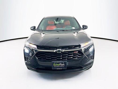 Mosaic Black Metallic 2025 Chevrolet Trax 1RS