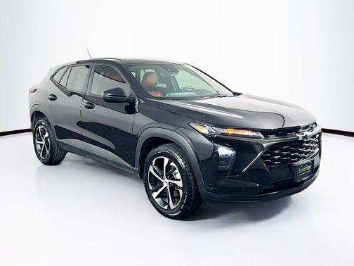Mosaic Black Metallic 2025 Chevrolet Trax 1RS