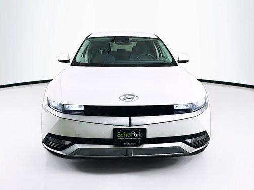 Atlas White 2024 Hyundai IONIQ 5 SE