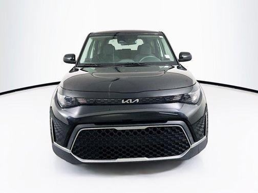 Fusion Black 2025 Kia Soul LX