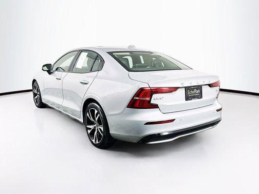 2024 Volvo S60 Core Dark Theme