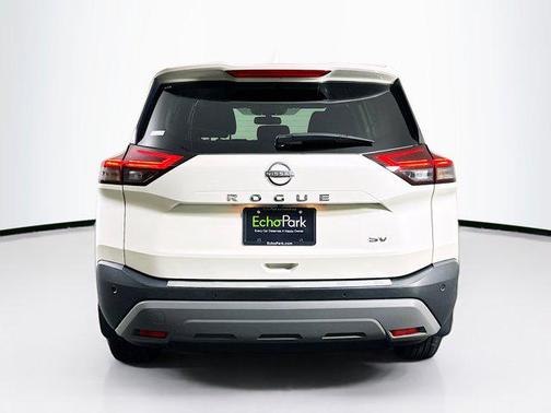 Pearl White Tricoat 2023 Nissan Rogue SV