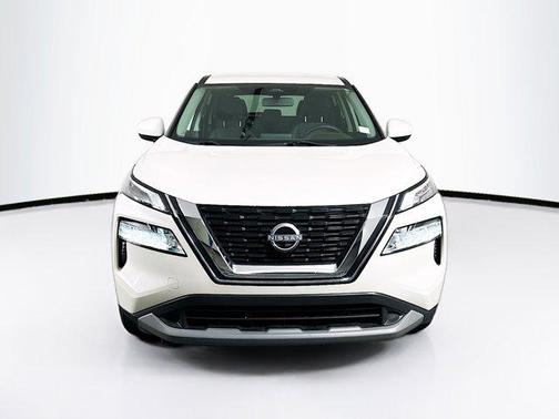 Pearl White Tricoat 2023 Nissan Rogue SV