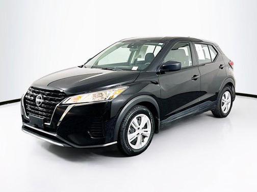 Super Black 2024 Nissan Kicks S