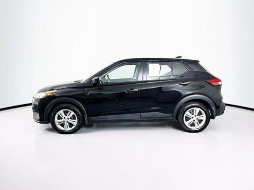 Super Black 2024 Nissan Kicks S