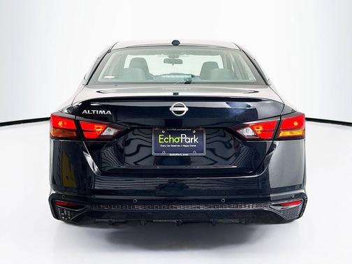 Super Black 2025 Nissan Altima SV