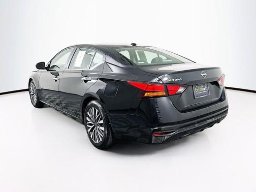 Super Black 2025 Nissan Altima SV