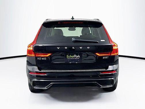 2023 Volvo XC60 Plus Dark Theme