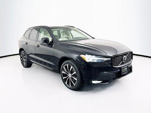 2023 Volvo XC60 Plus Dark Theme