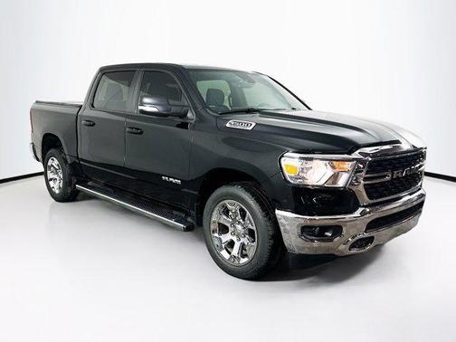 Diamond Black Crystal Pearlcoat 2022 RAM 1500 Big Horn/Lone Star