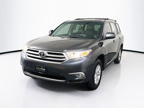 2013 Toyota Highlander SE