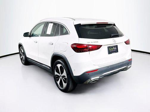 Polar White 2025 Mercedes-Benz GLA 250 Base