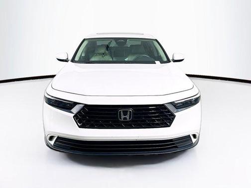 Platinum White Pearl 2023 Honda Accord EX