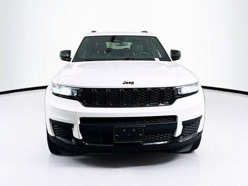 Bright White Clearcoat 2023 Jeep Grand Cherokee L Altitude