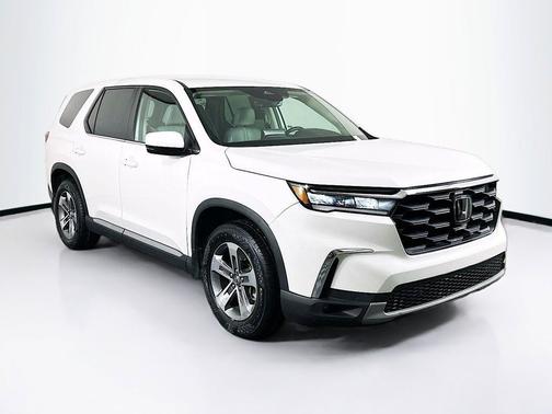 Platinum White Pearl 2023 Honda Pilot EX-L 8 Passenger