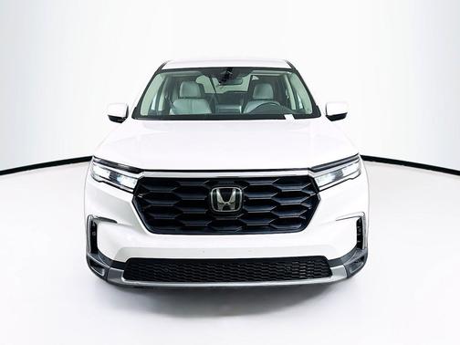 Platinum White Pearl 2023 Honda Pilot EX-L 8 Passenger
