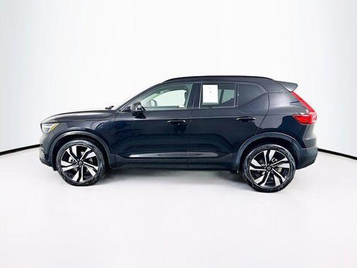 2025 Volvo XC40 Plus Dark Theme