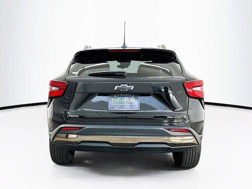 Mosaic Black Metallic 2024 Chevrolet Trax ACTIV