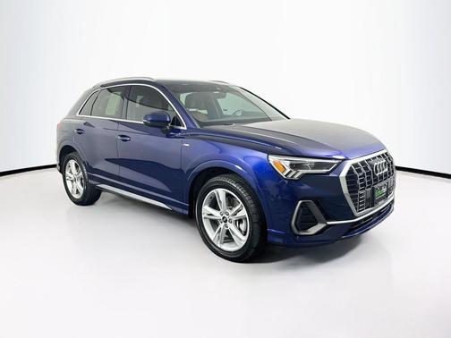 Navarra Blue Metallic 2022 Audi Q3 45 S line Premium Plus