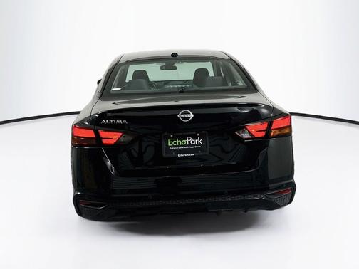Super Black 2025 Nissan Altima SV