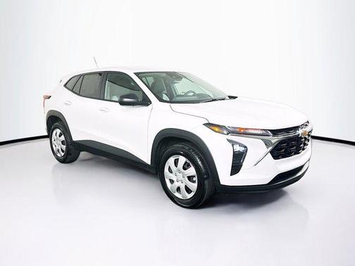 2025 Chevrolet Trax LS