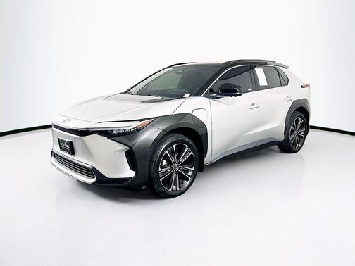 Elemental Silver Metallic w/Black Roof 2023 Toyota bZ4X Limited