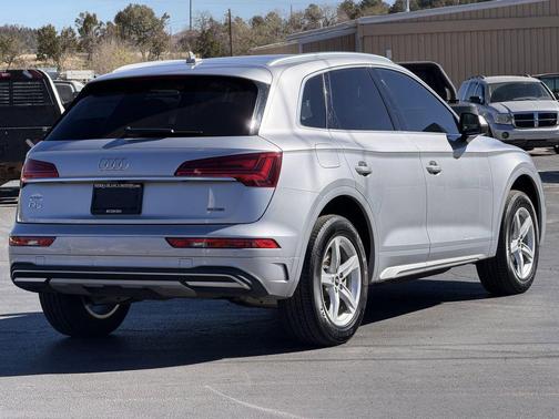 Florett Silver Metallic 2023 Audi Q5 40 Premium