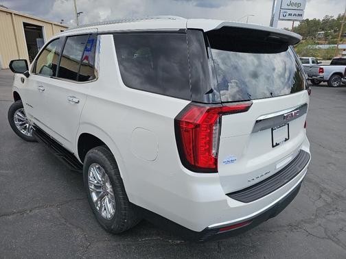 White Frost Tricoat 2021 GMC Yukon SLT