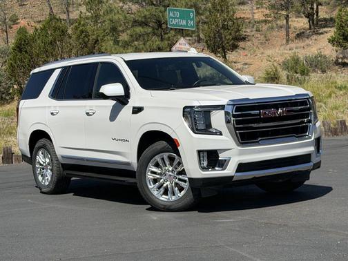 White Frost Tricoat 2021 GMC Yukon SLT