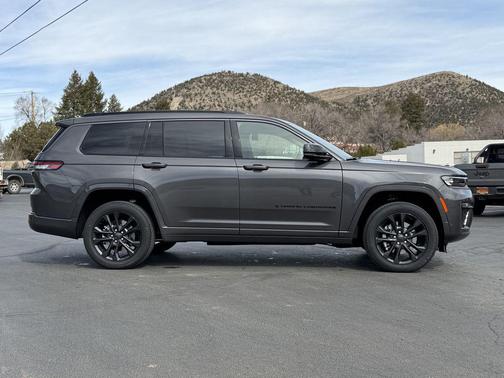 Baltic Gray Metallic Clearcoat 2026 Jeep Grand Cherokee L Limited
