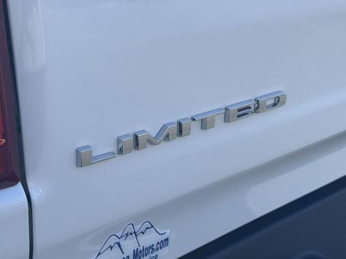 Ivory White Tri-Coat Pearlcoat 2026 RAM 1500 Limited