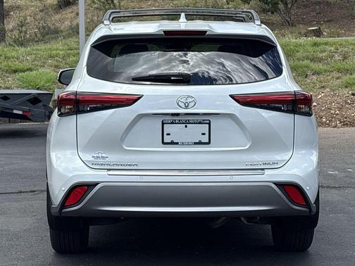 Wind Chill Pearl 2023 Toyota Highlander Platinum
