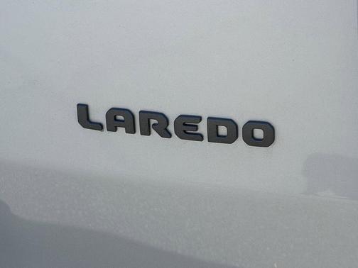 Silver Zynith Clearcoat 2026 Jeep Cherokee Laredo 4x4