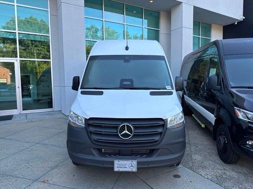 2025 Mercedes-Benz Sprinter 2500 Standard Roof