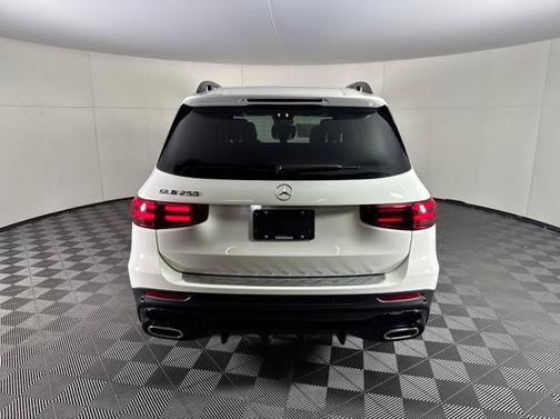 2025 Mercedes-Benz GLB 250 Base
